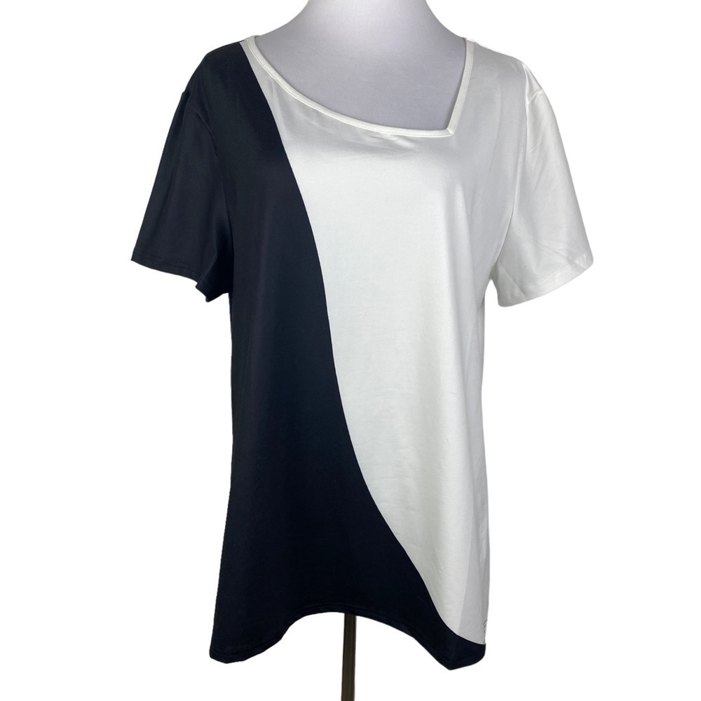 Just Fashion Now Side V-Neck Short Sleeve Top Women's 3X Black White‎